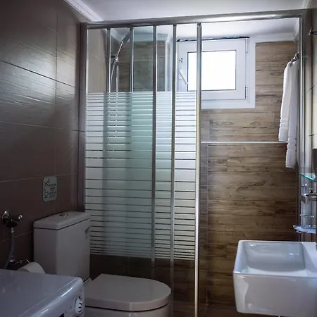 Kiza أغيا ترياس