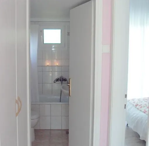 Kiza Apartman *